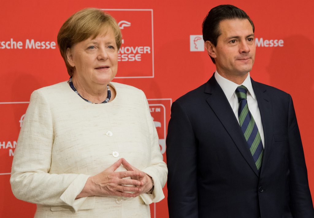 Merkel y Peña Nieto defienden a ultranza el libre comercio en Hanóver