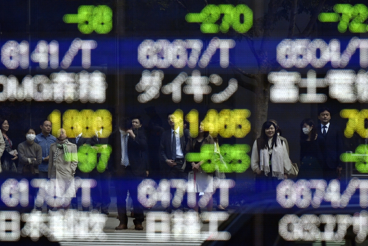 La Bolsa de Tokio cierra con una caída del 0,34 por ciento hasta los 22.088,04 puntos