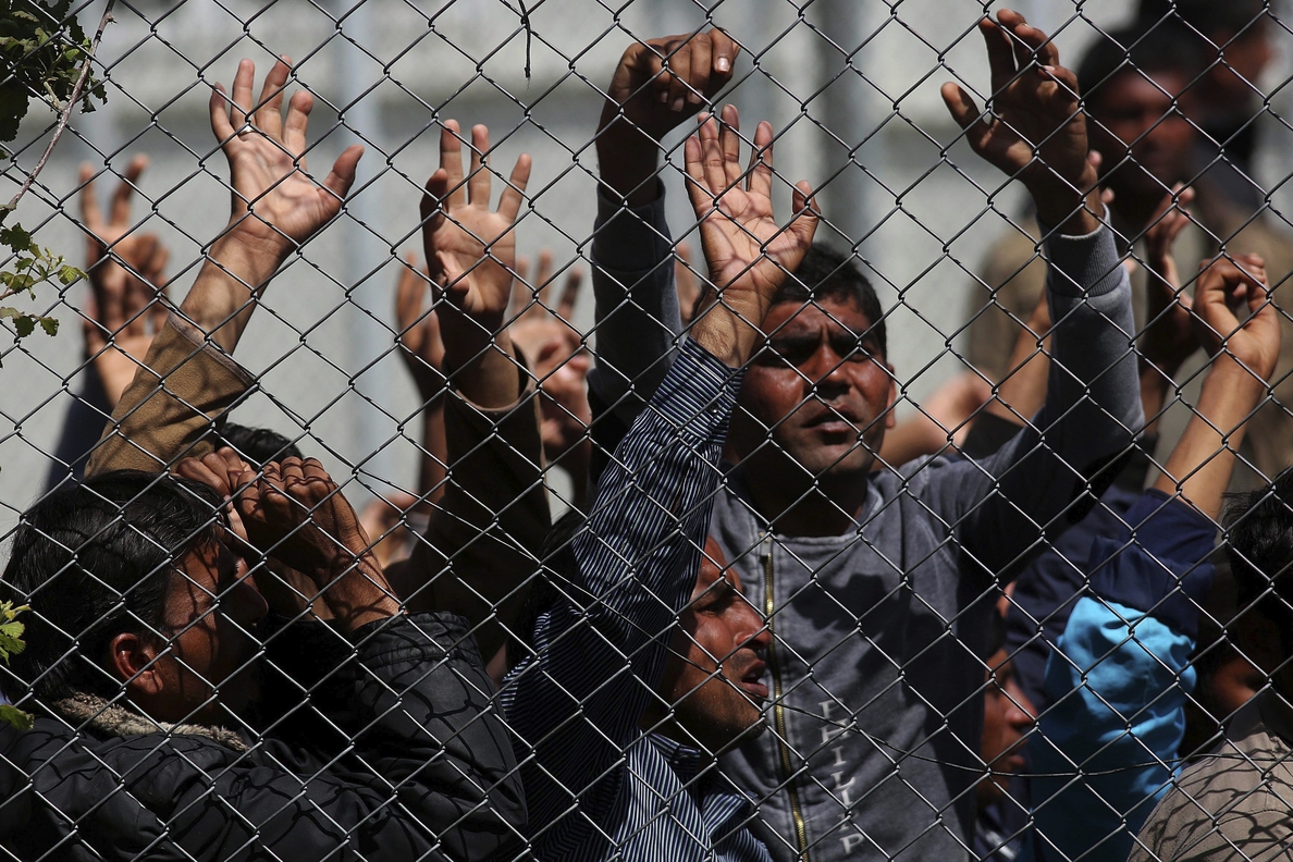 Enfrentamientos entre residentes y refugiados en Lesbos contra las condiciones en los campos