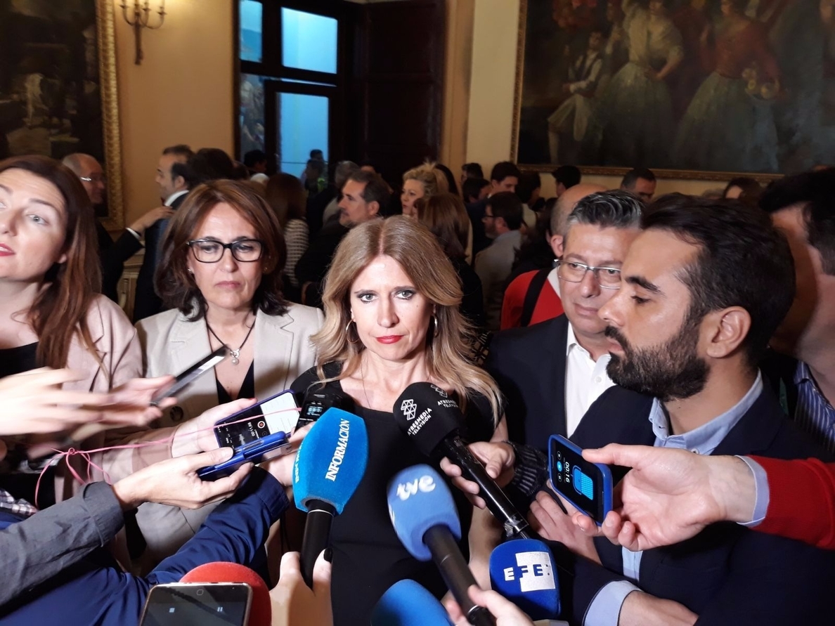 Eva Montesinos deja de ser portavoz socialista en el Ayuntamiento de Alicante y será sustituida por Miguel Castelló