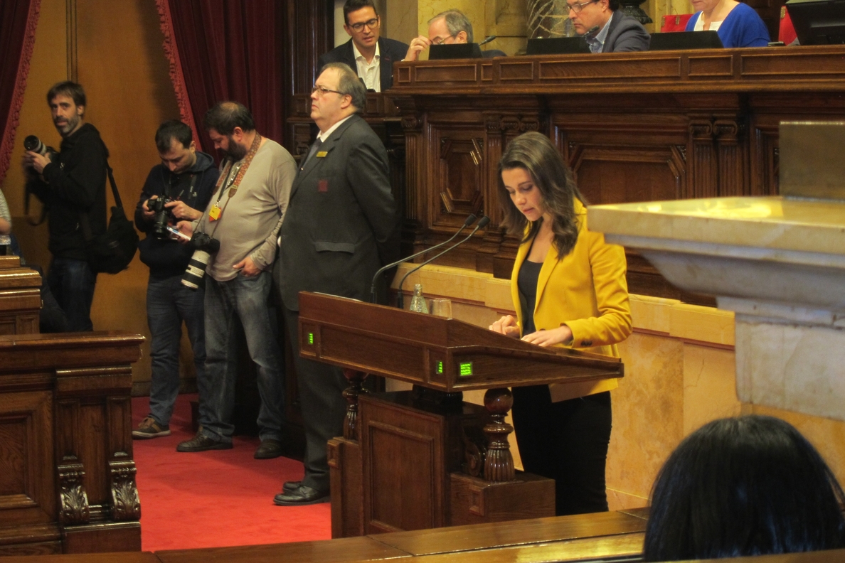 Cs llevará al TC el voto delegado de Puigdemont y Comín ante la «inacción» de Rajoy