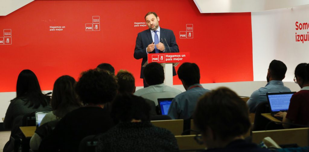El PSOE advierte de que la figura de Puigdemont deriva hacia un cierto caudillismo