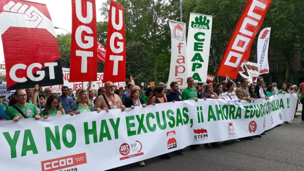 Arranca en Madrid la manifestación para exigir ante el Ministerio de Educación el fin de los «recortes» y la LOMCE