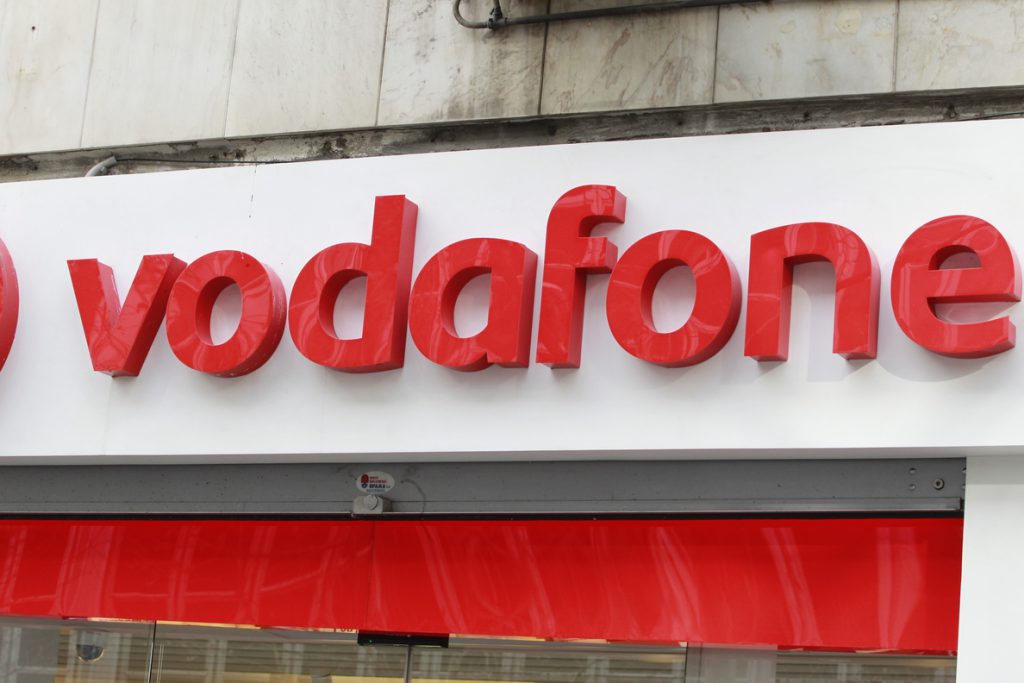 Moody’s pone en revisión con posibilidad de rebaja el rating de Vodafone tras comprar activos a Liberty Global