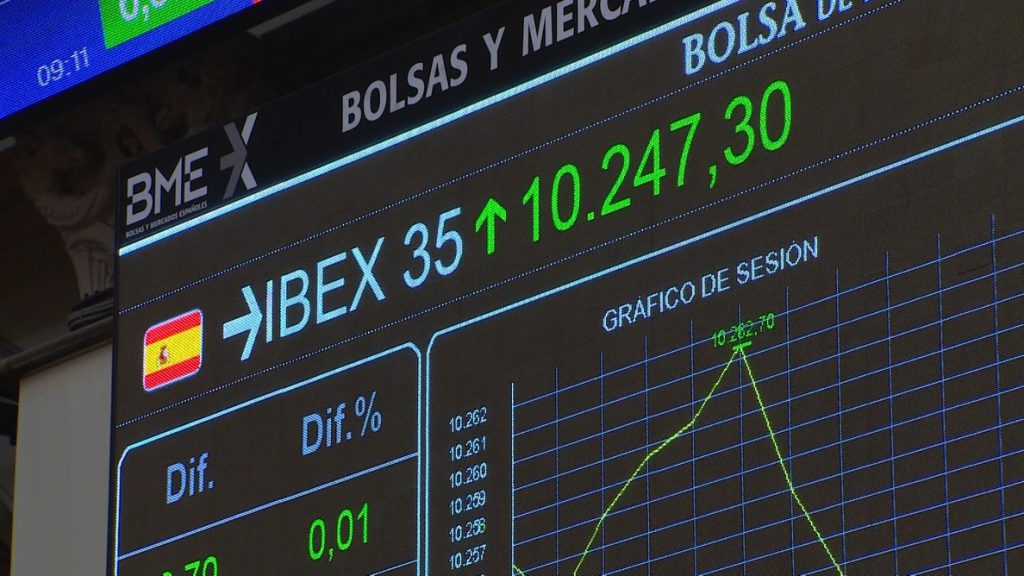 El Ibex 35 cae un 0,5% pero mantiene los 10.200 puntos