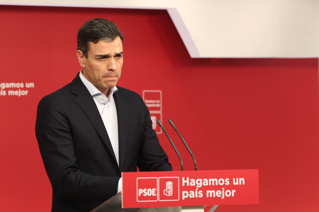 Pedro Sánchez cuestiona que Iglesias y Montero hagan recaer en las bases de Podemos la decisión sobre su dimisión