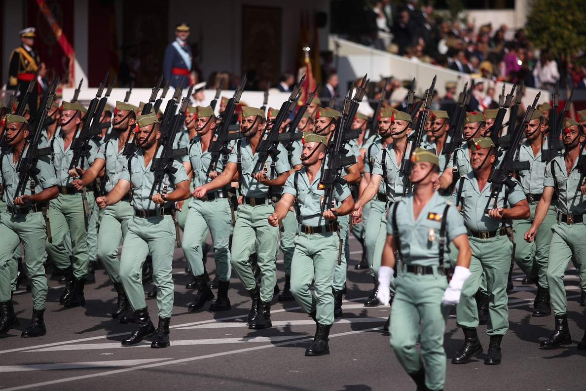Unidos Podemos pide explicaciones a Cospedal en el Senado por el aumento del gasto para el día de las Fuerzas Armadas
