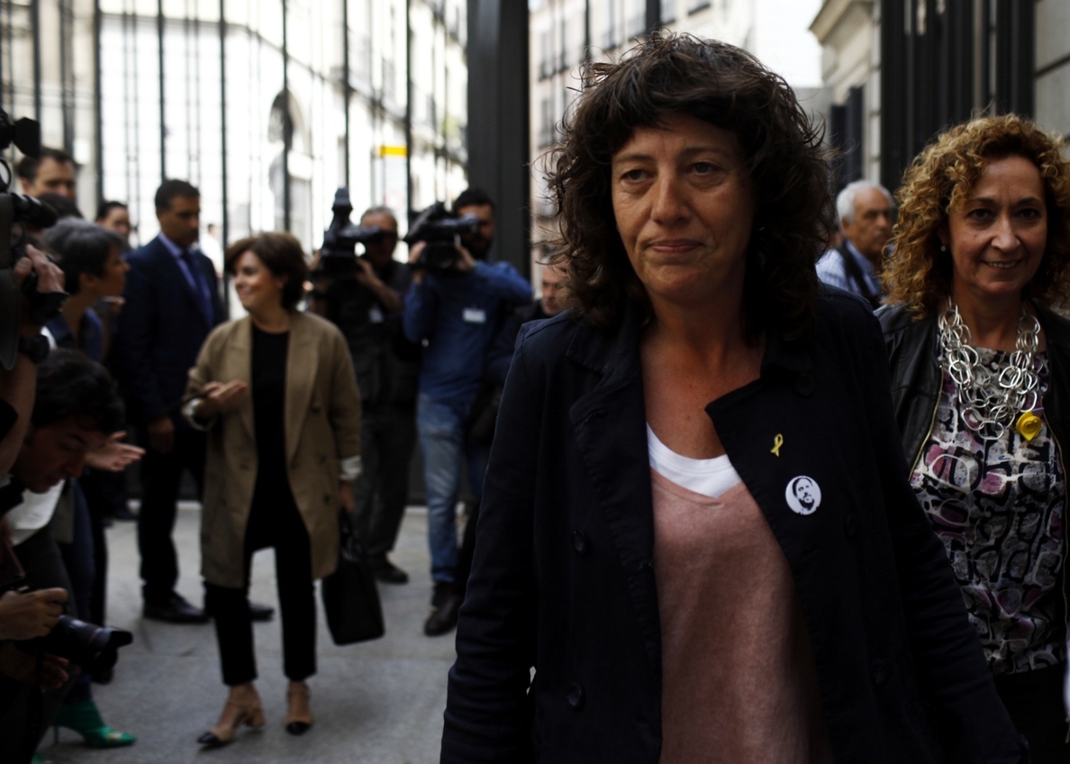 Las diputadas de ERC elegidas para el Govern se despiden de Ana Pastor a la espera de asumir su cargo