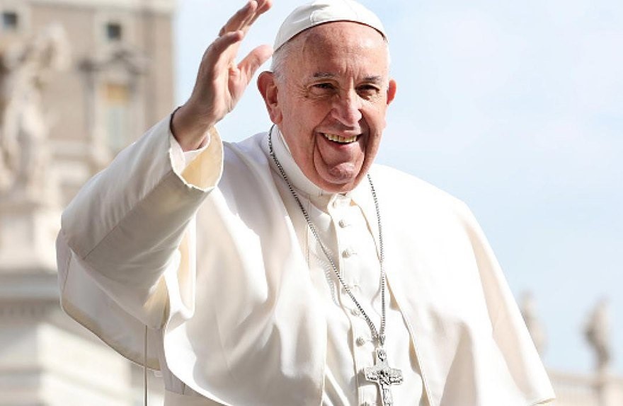 El Papa invita a un grupo de refugiados y a varios sintecho a ver la GoldenGala en el Estadio Olímpico de Roma