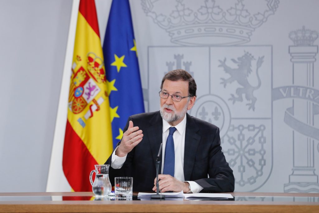 Rajoy acusa a Sánchez de querer llegar al Gobierno a cualquier precio, incluso pactando con Puigdemont y Bildu