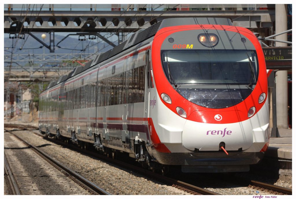 Renfe se garantizará quince años más de monopolio en Cercanías y Regionales