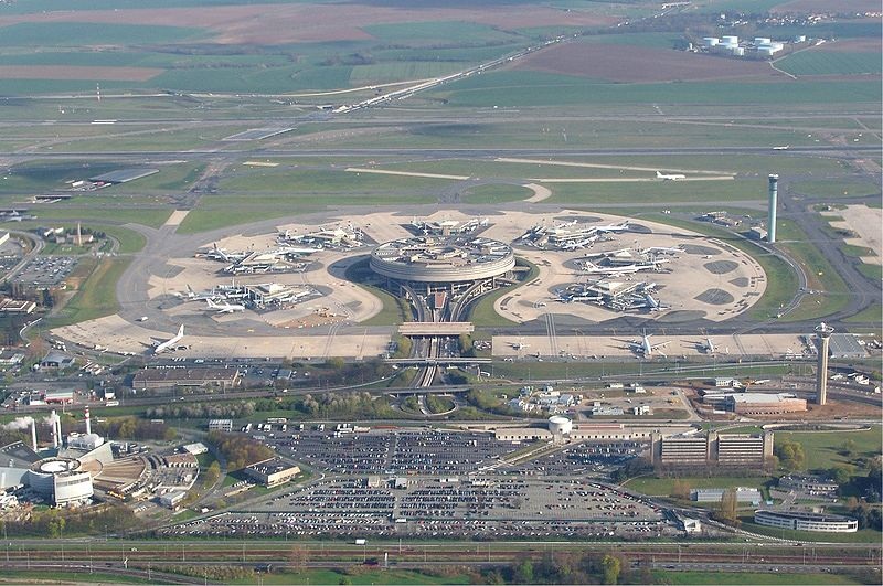 El Gobierno francés privatizará la sociedad Aeropuertos de París pero mantendrá un control regulatorio