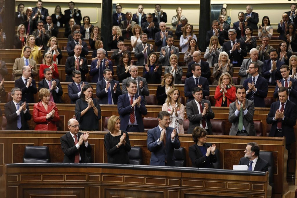 Cospedal, Santamaría y Casado seguirán en los escaños principales del PP en el Congreso, con Margallo en la tercera fila