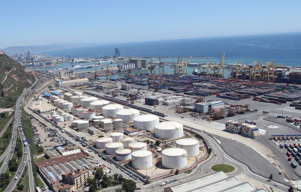 Seis instalaciones portuarias de CLH renuevan el convenio de buenas prácticas medioambientales