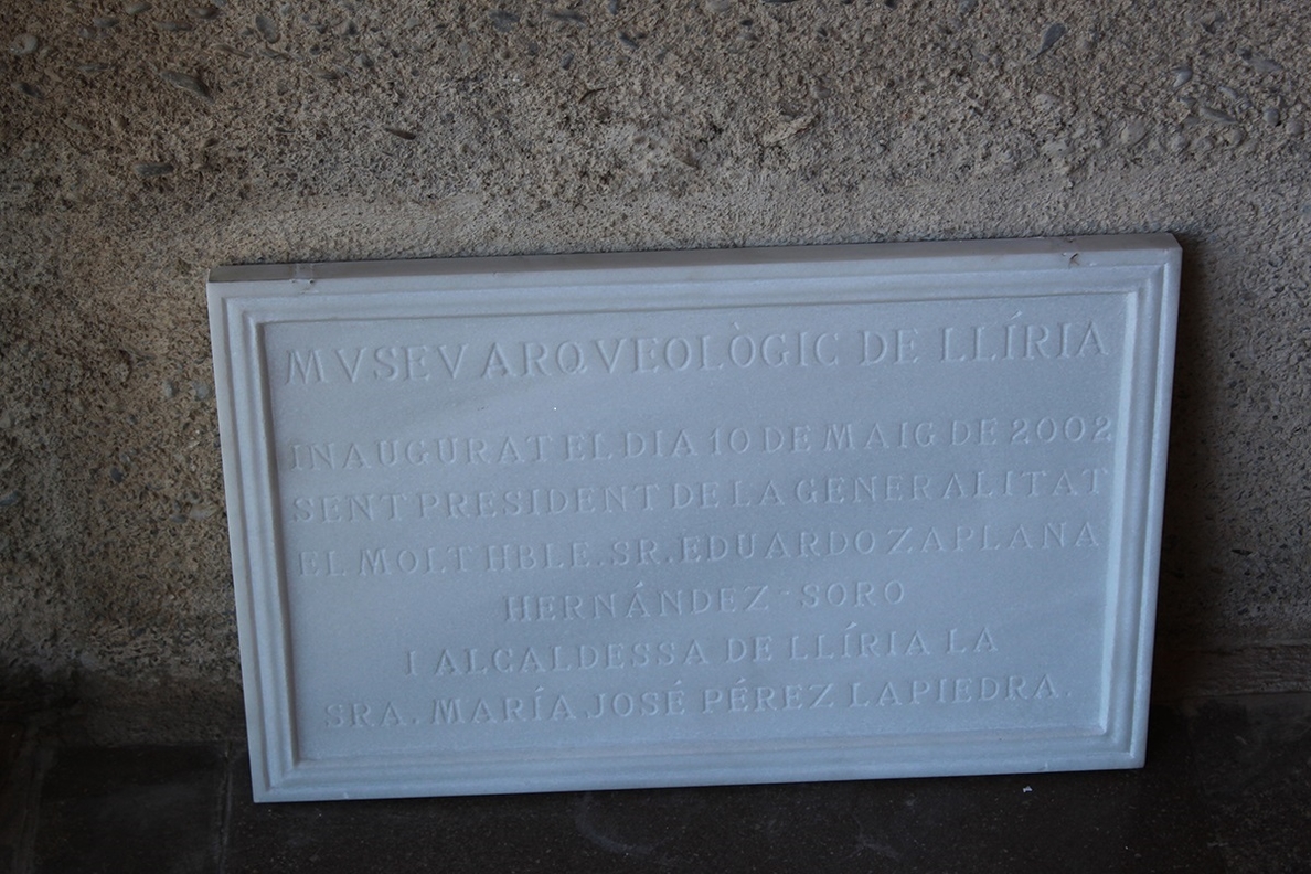Llíria (Valencia) retira una placa del expresidente de la Generalitat Eduardo Zaplana del Museu Arqueològic
