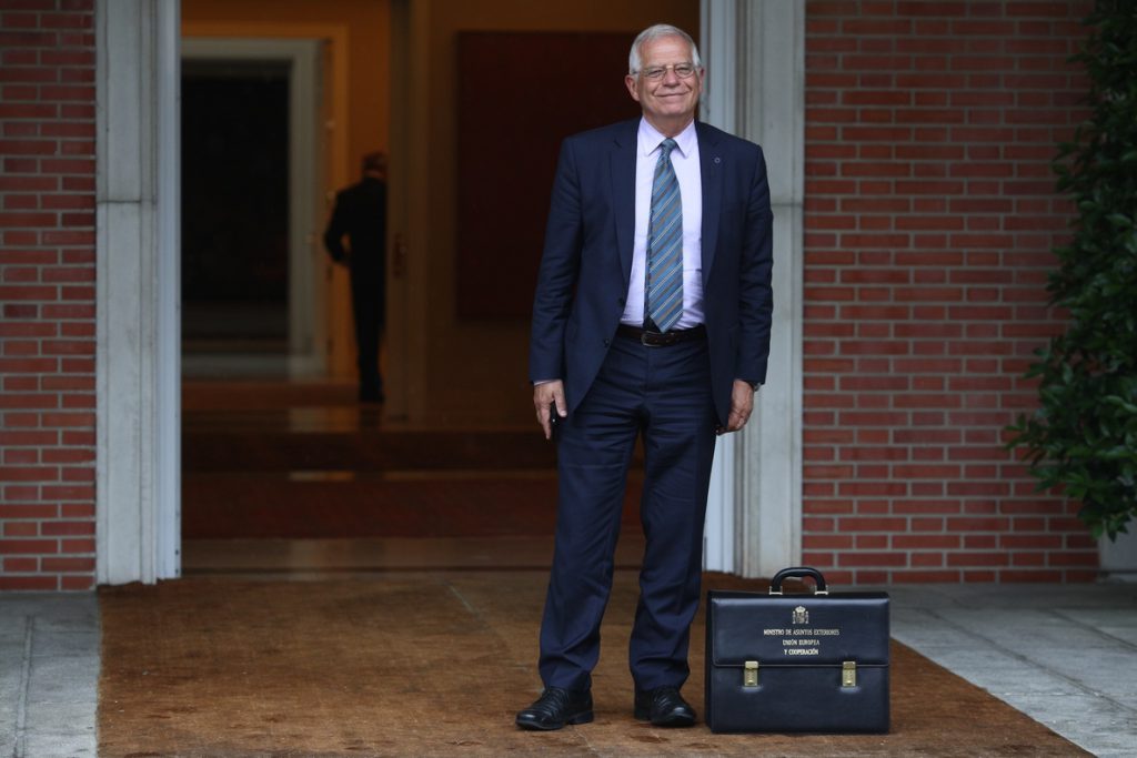 Borrell dice que no puede oponerse a que Cataluña reactive el ‘Diplocat’