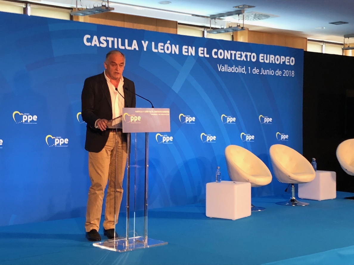 González Pons dice que está «convencido» de que Rajoy se mantiene en una «escrupulosa» neutralidad