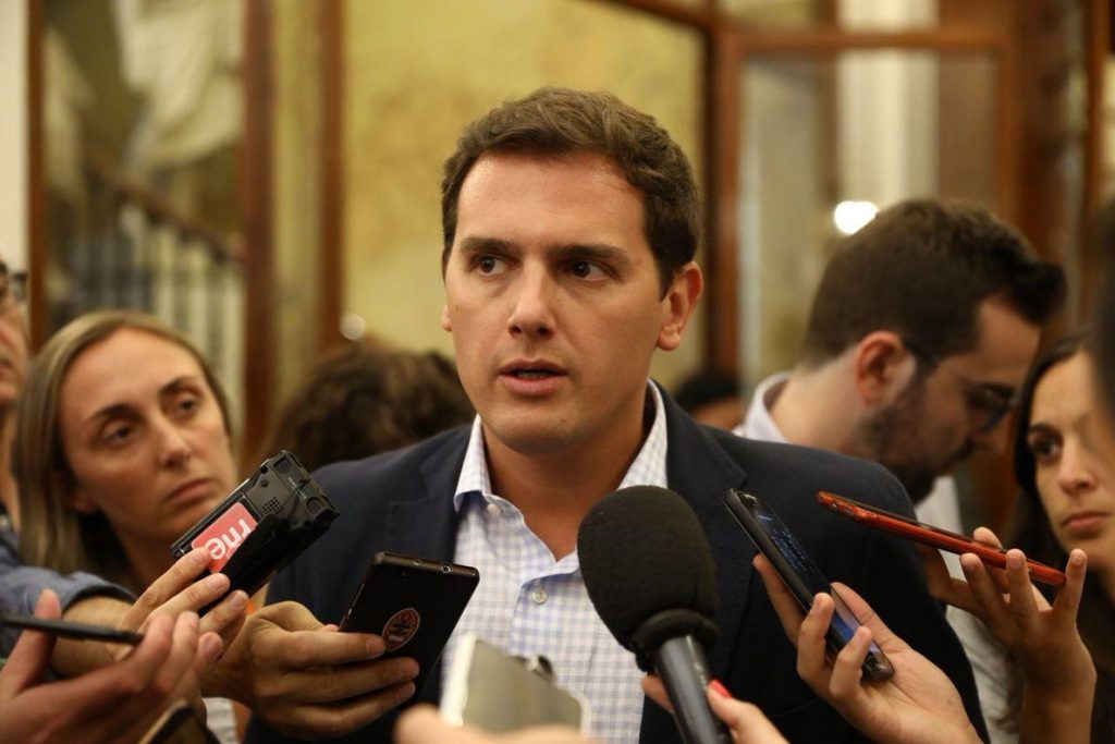 Rivera exige a Sánchez que asuma la «debilidad» de su Gobierno y convoque elecciones generales «cuanto antes»