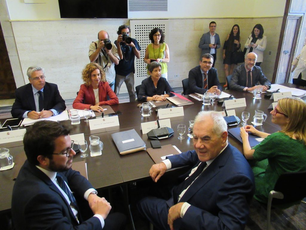 Generalitat y Gobierno escenifican el diálogo pero sin acuerdos y con «discrepancias»