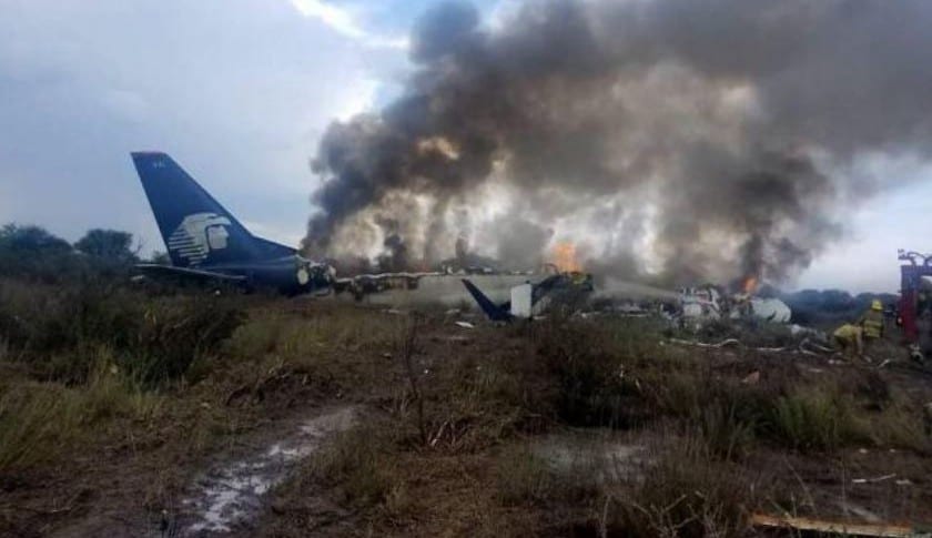 Se estrella un avión con 103 pasajeros en México, sin víctimas mortales