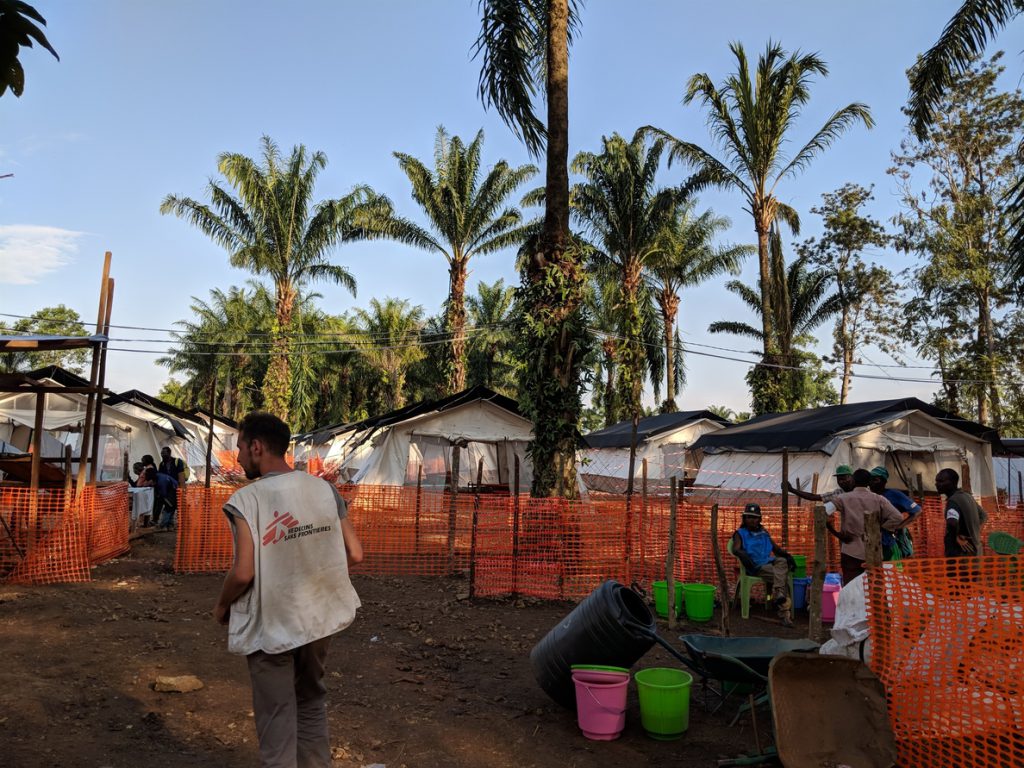 Aumentan a 44 los muertos por el último brote de ébola en República Democrática del Congo