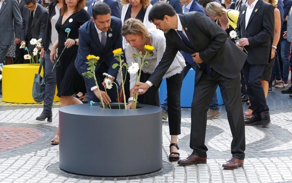 La Diputación de Barcelona homenajea a las víctimas de los atentados