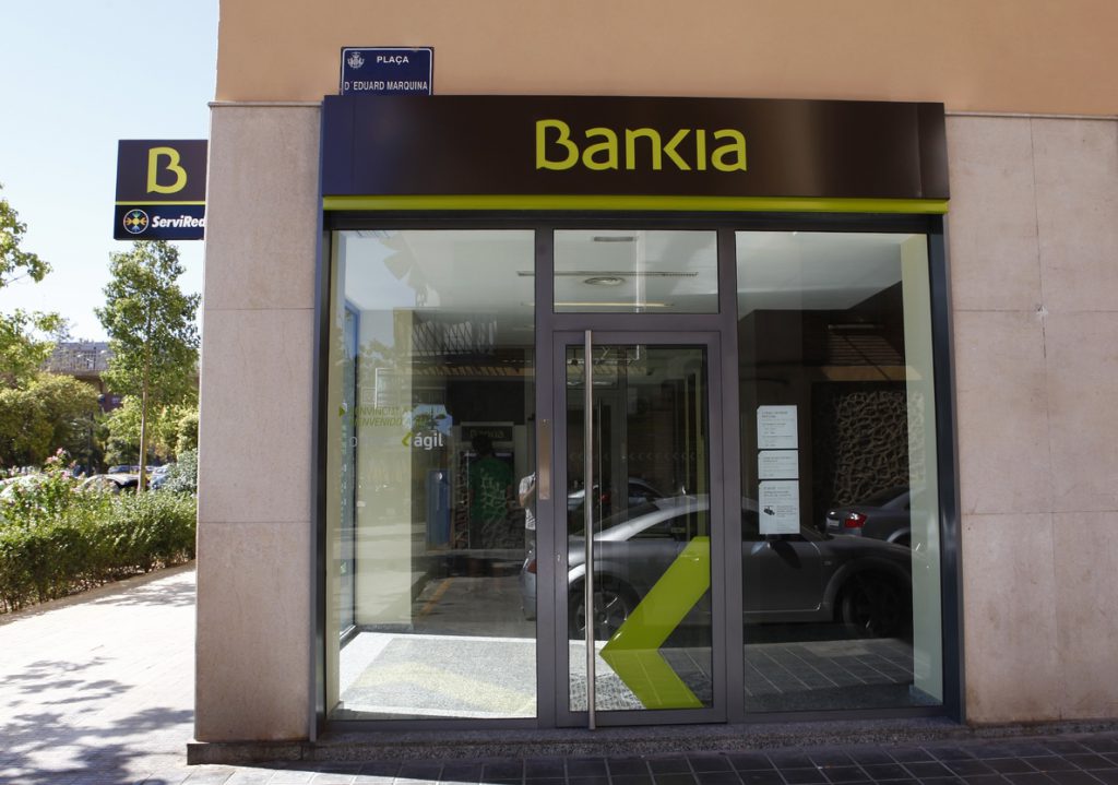 Bankia supera los 9.200 empleados certificados para ofrecer asesoramiento financiero a clientes
