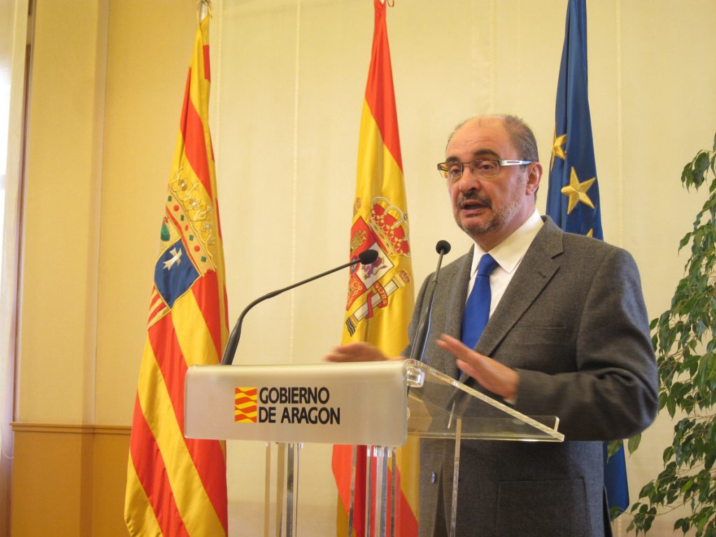 Javier Lambán recomienda a Casado (PP) que haga «un máster sobre Aragón»