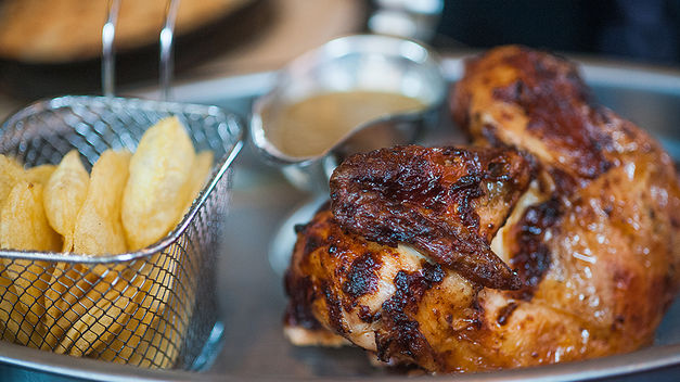 Ocho pollos a la brasa imprescindibles en Madrid