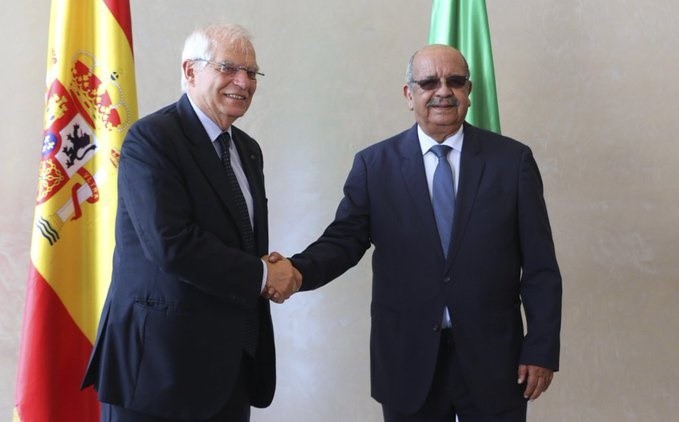 Borrell subraya que Argelia es un «socio estratégico indispensable» en su primera visita al país como ministro