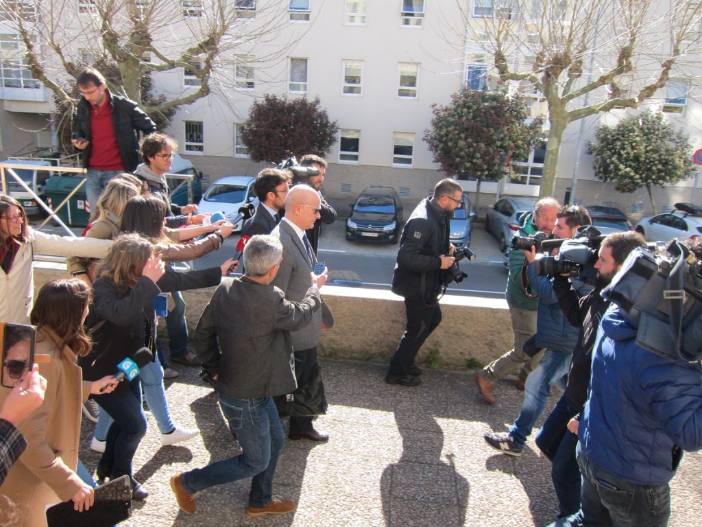 Las víctimas de Angrois exigen el cese de Andrés Cortabitarte tras la dimisión del director de Seguridad de Renfe