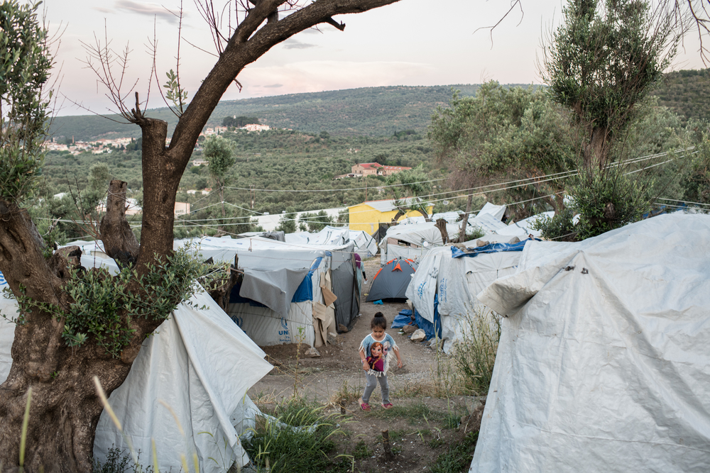 El incendio en Lesbos es una señal de las tensiones en los campos de refugiados en la lucha contra los brotes de COVID-19, advierte World Vision