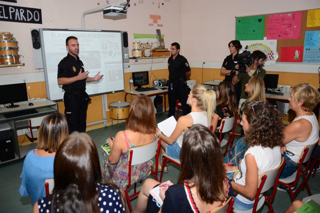 La Policía Nacional intensifica la lucha contra el ‘bullying’ en el nuevo curso escolar