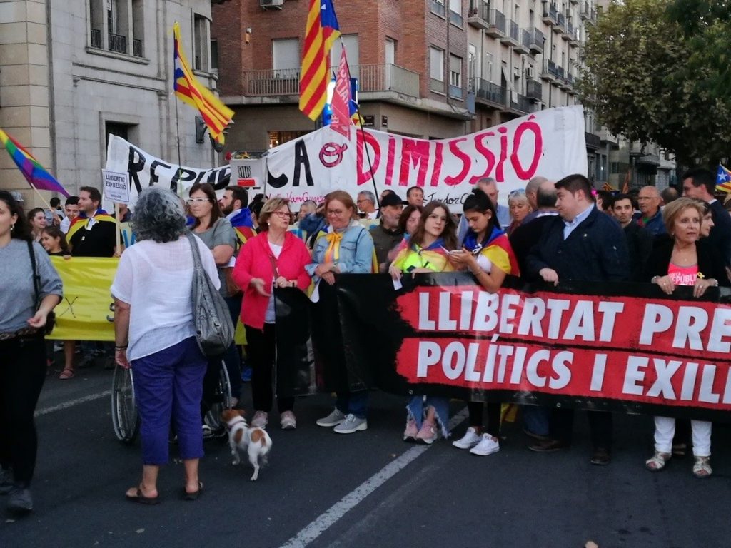 Unas 8.000 personas se manifiestan en Lleida en recuerdo del 1-O, según la Policía Local