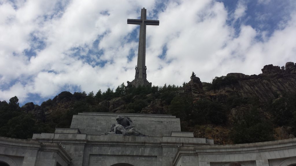 El director de Memoria señala que los familiares de Franco depositarán sus restos «donde consideren oportuno»