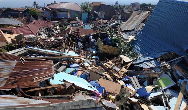 Más de 1.000 personas siguen desaparecidas tras el terremoto de Indonesia