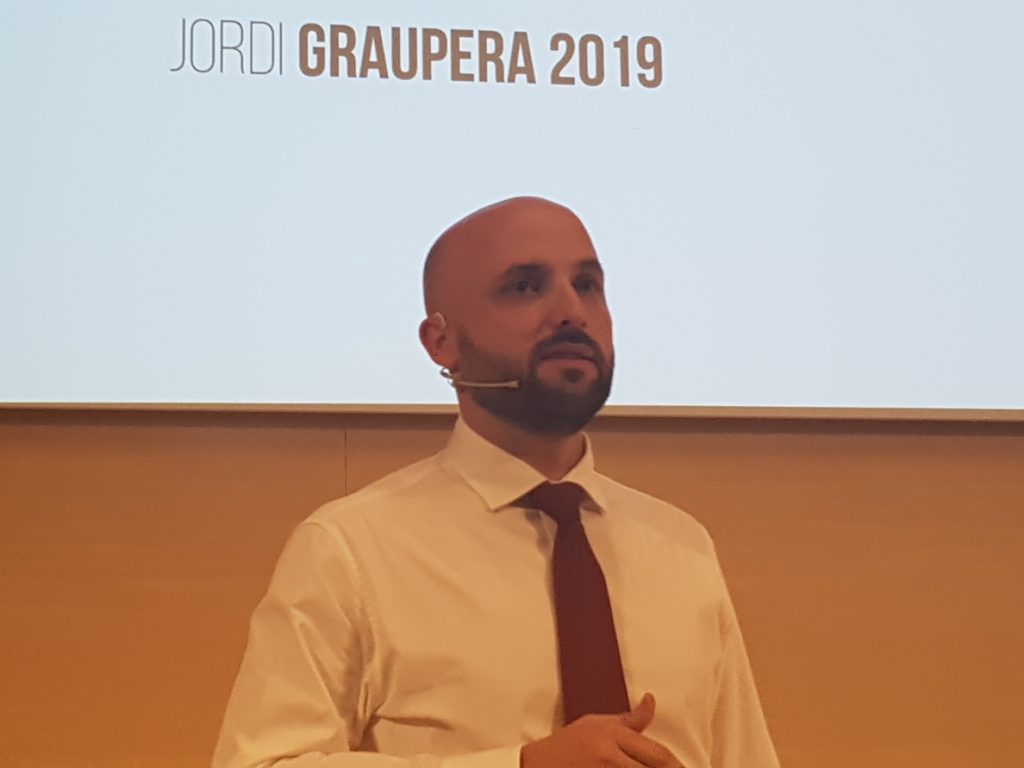Jordi Graupera llama a poner el espíritu del «1-O en las instituciones» y a cambiar la cultura política