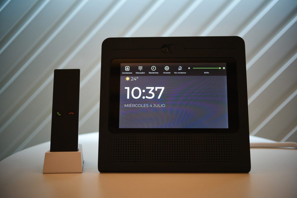 Telefónica habilita las reservas de Movistar Home, su dispositivo inteligente para el hogar con Aura