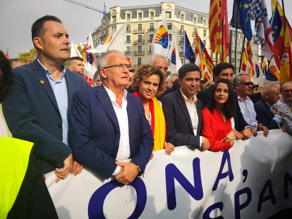 Montserrat (PP) acusa a Sánchez de haber «entregado Cataluña a los independentistas»