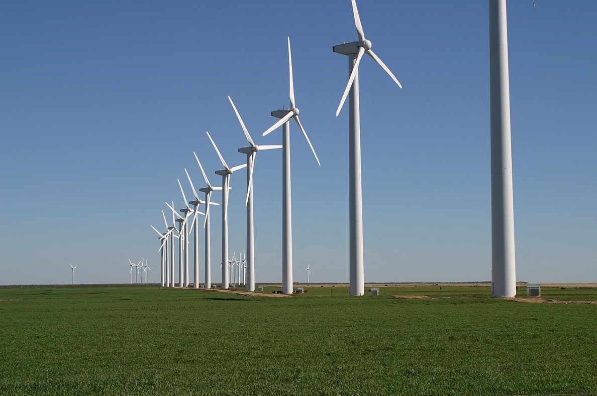 España deberá instalar 50.000 MW »verdes» hasta 2030 para alcanzar un objetivo del 35% de renovables