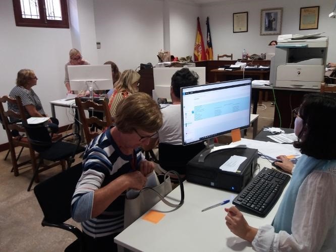 Govern y ayuntamientos trabajan conjuntamente para informar sobre las ayudas a afectados por inundaciones en Mallorca