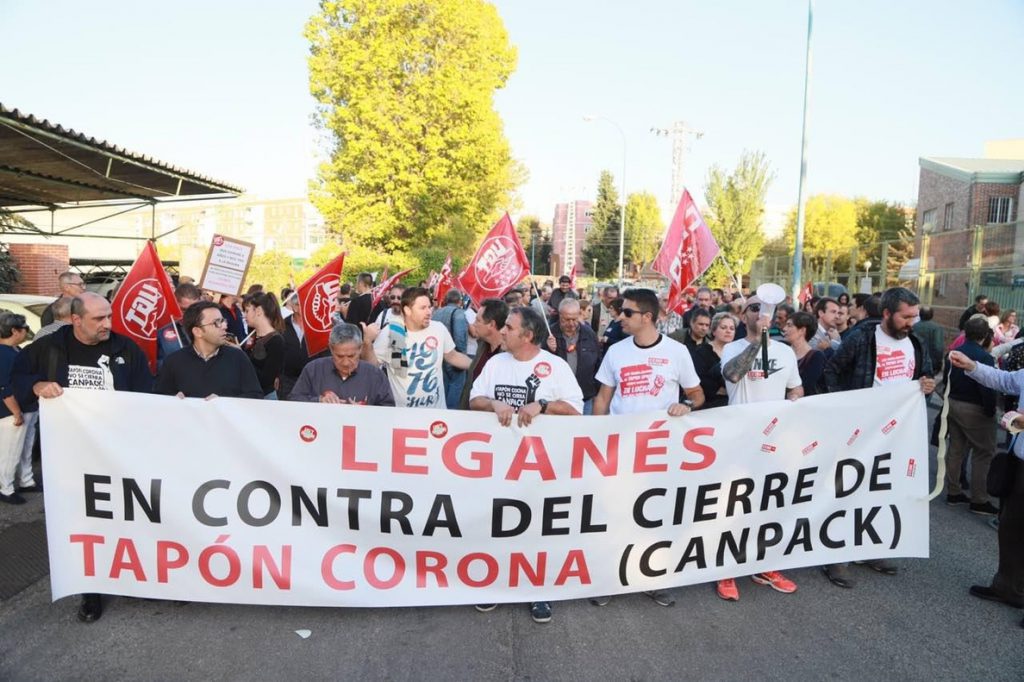Trabajadores de Tapón Spain protestan contra el cierre de la empresa y el ERE sobre 46 trabajadores