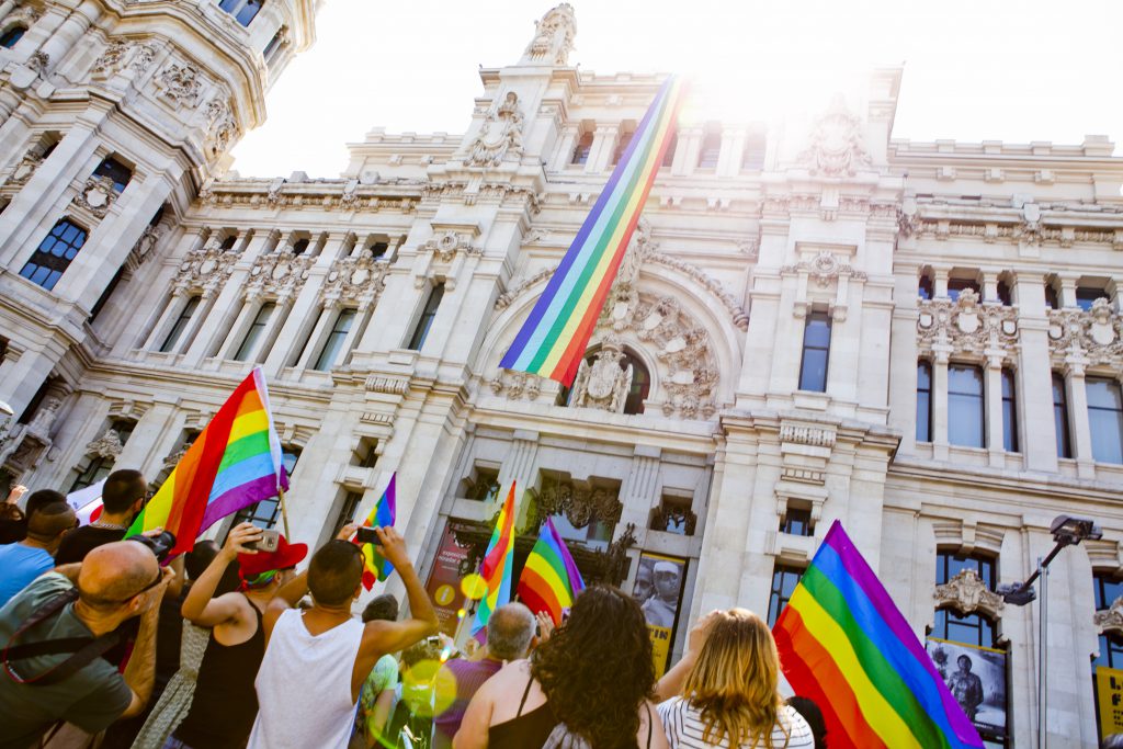 La pareja gay agredida en julio en Fuenlabrada pedirá este martes en el juicio que se impute a su agresor un delito de odio