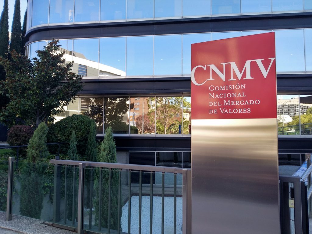 La CNMV advierte de una quincena de ‘chiringuitos financieros’ en varios países europeos