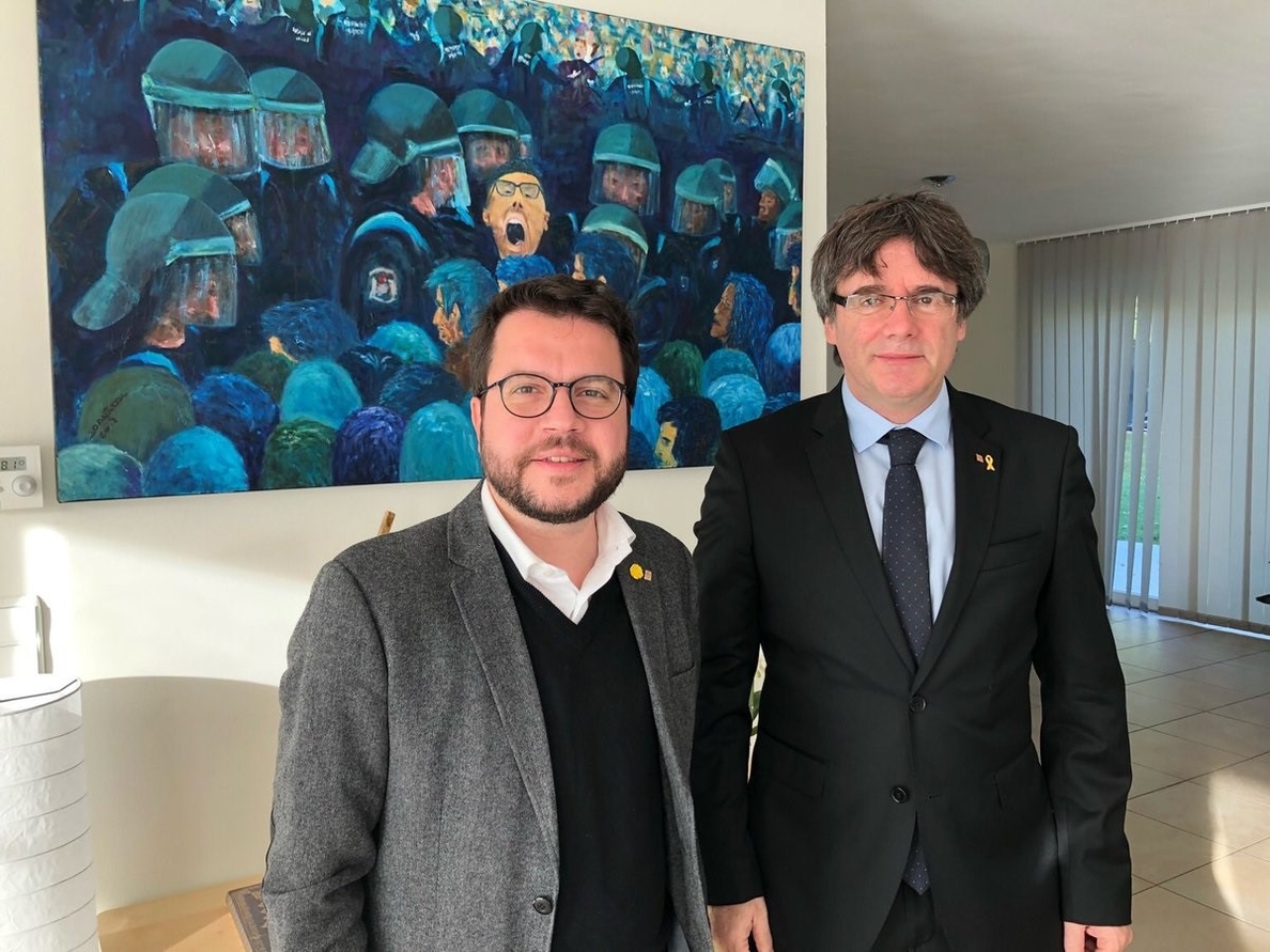 Puigdemont y Aragonès se reúnen en Bélgica y se emplazan a trabajar «conjuntamente»
