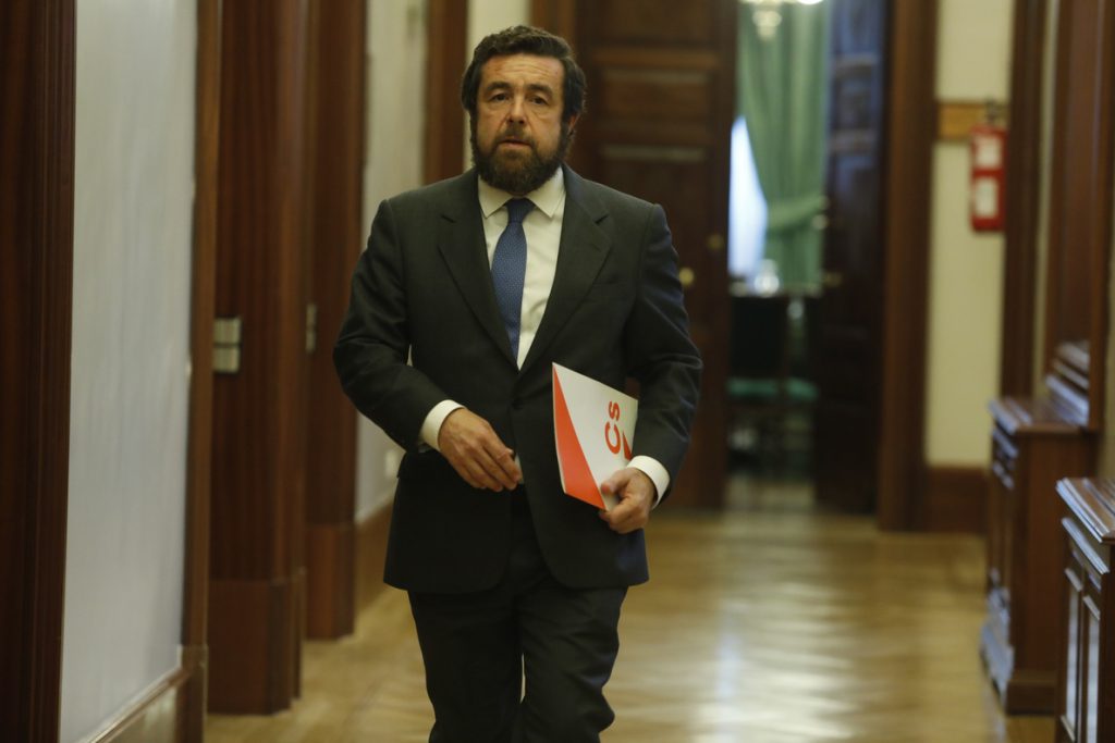 Cs anima a Sánchez a llevar al Congreso los Presupuestos y no «dilatar» un «pacto oscuro» con Podemos