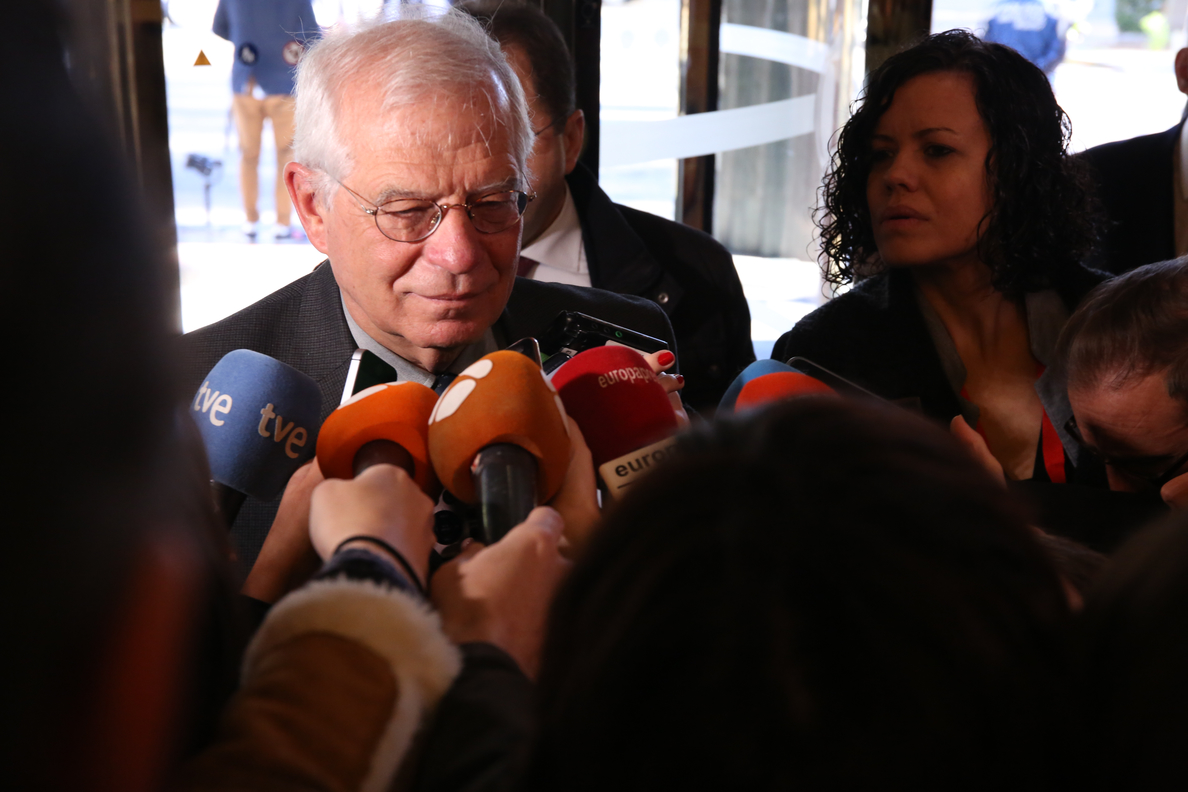 Borrell dice que la duración de la legislatura depende de los PGE, Cataluña, Podemos y lo que se pueda hacer por decreto