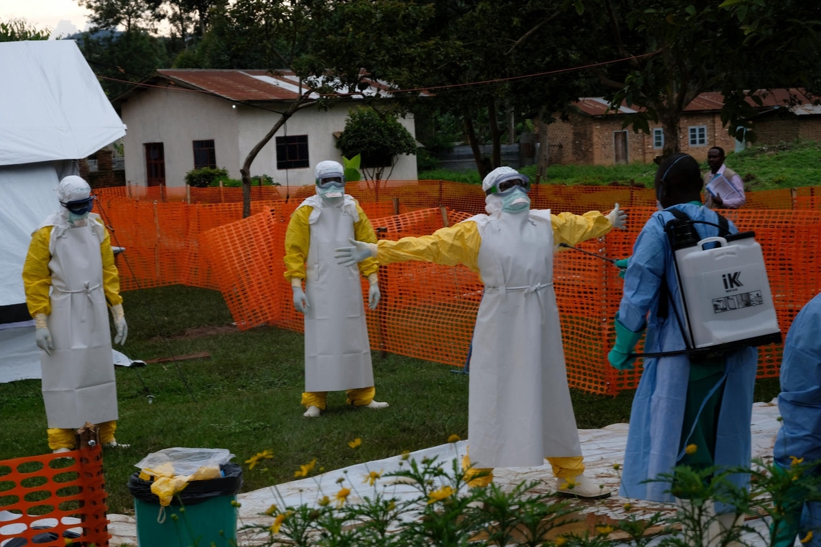 Un tercio de los casos de ébola en las zonas más afectadas de la RDC corresponde a niños