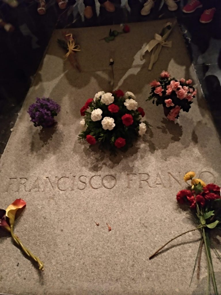 El Gobierno prevé exhumar los restos de Franco entre finales de enero y mediados de febrero