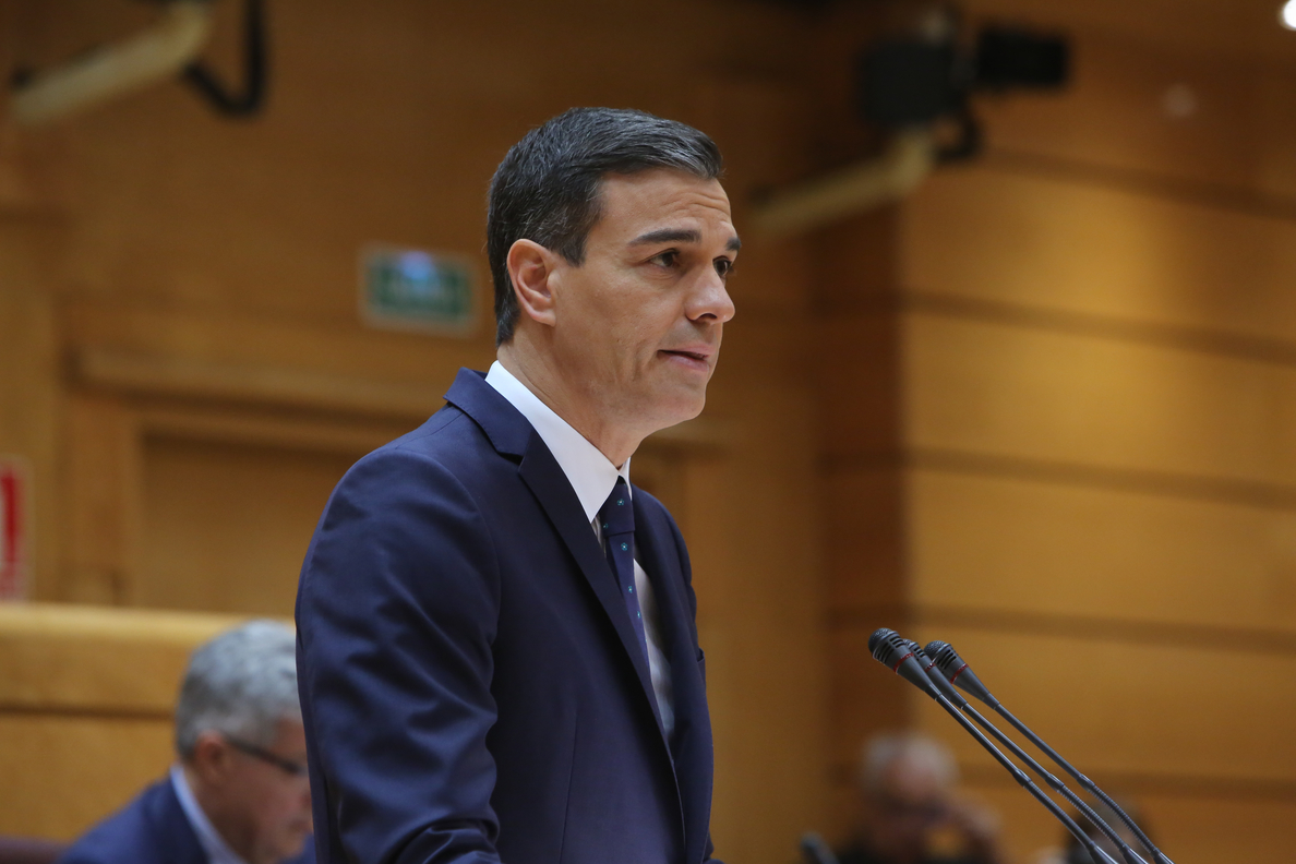 Sánchez alerta del «viaje a las cavernas» que proponen PP y Cs, dispuestos a la «involución» para gobernar Andalucía